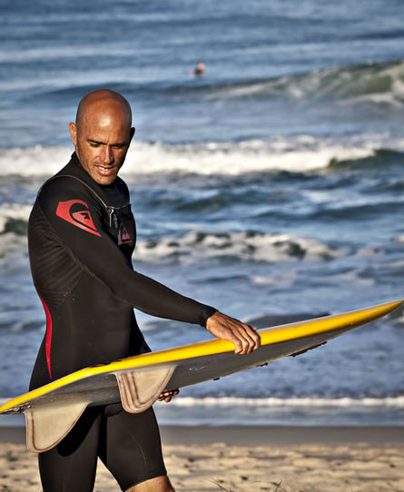 Video: Kelly Slater Rides a Mini Simmons
